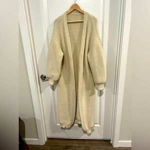 Cozy, beige duster